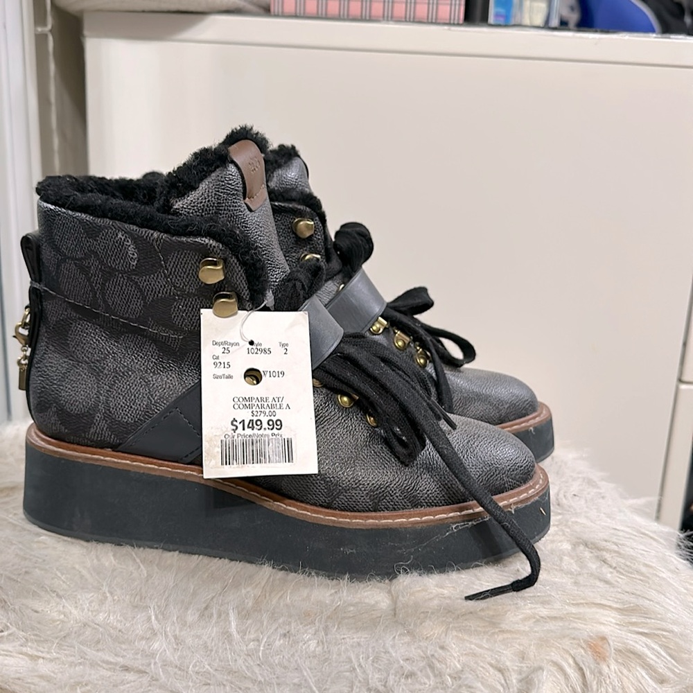 Coach platform boot